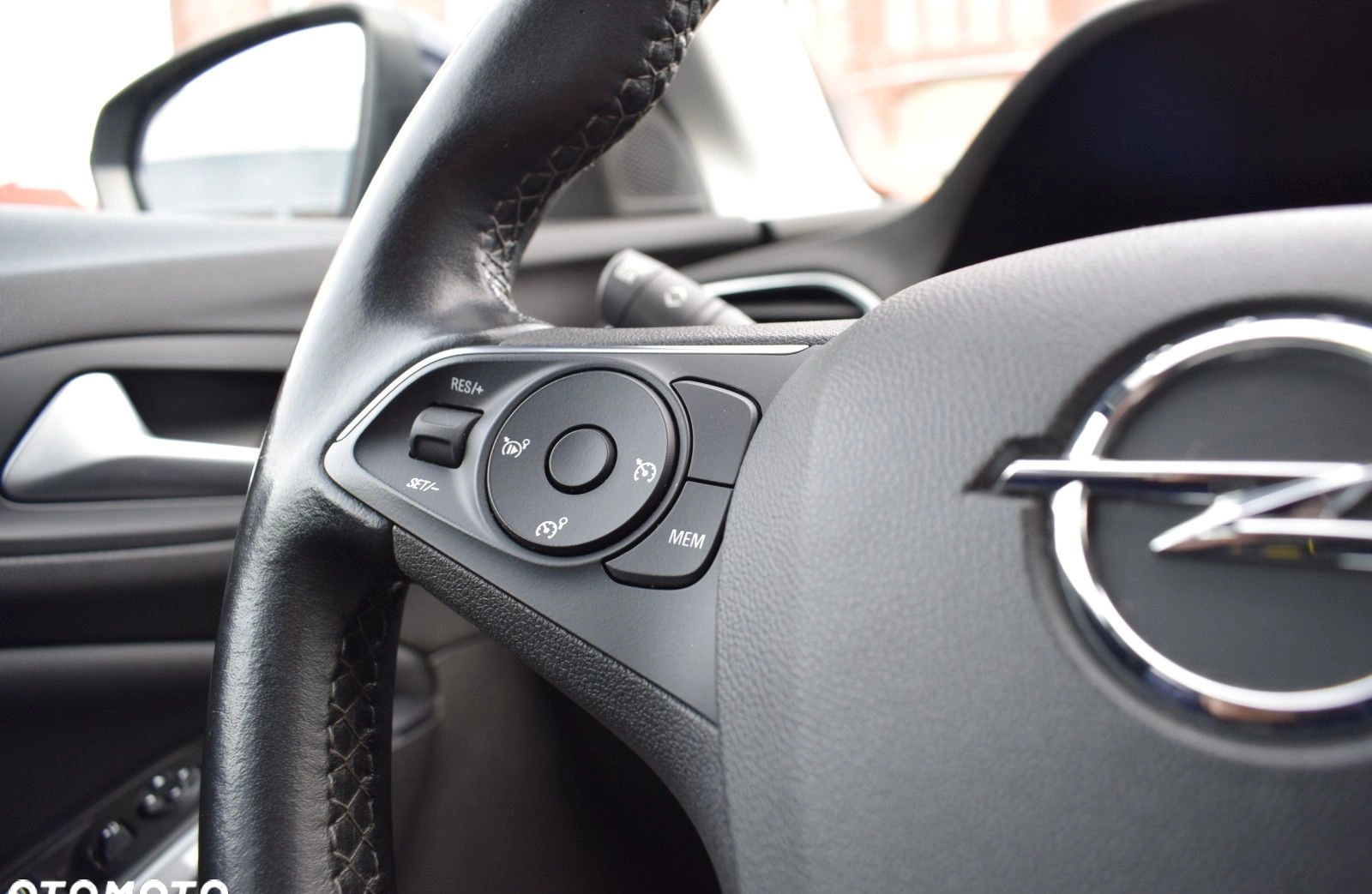 Opel Grandland X cena 69900 przebieg: 47600, rok produkcji 2018 z Stawiszyn małe 497